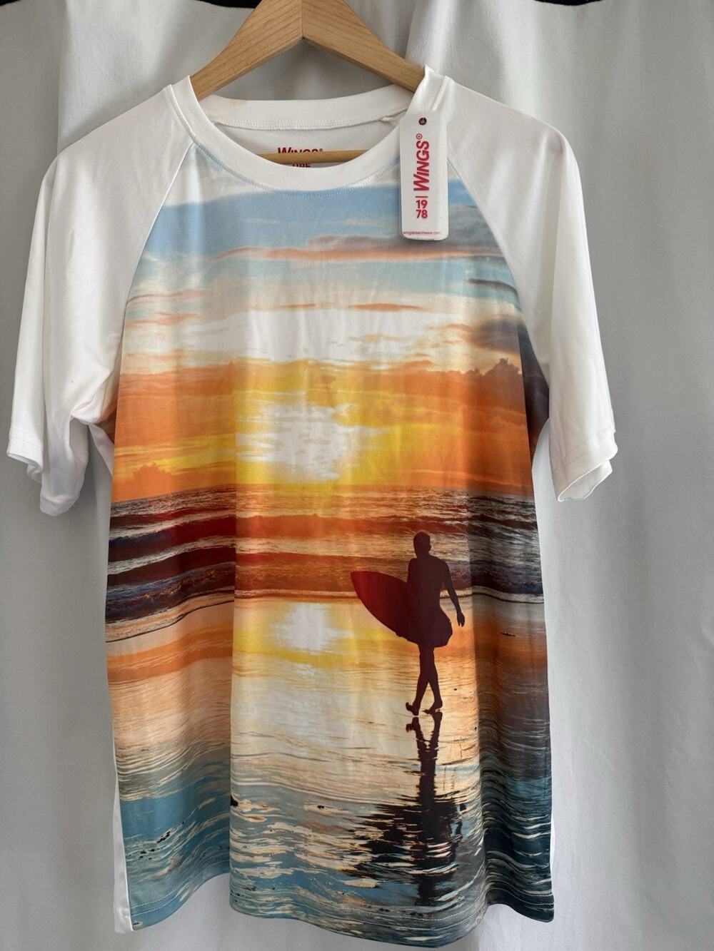 WINGS UPF Mens Graphic Print Beach T-Shirt, Crew Neck, Short Sleeve, M Beach/Sun